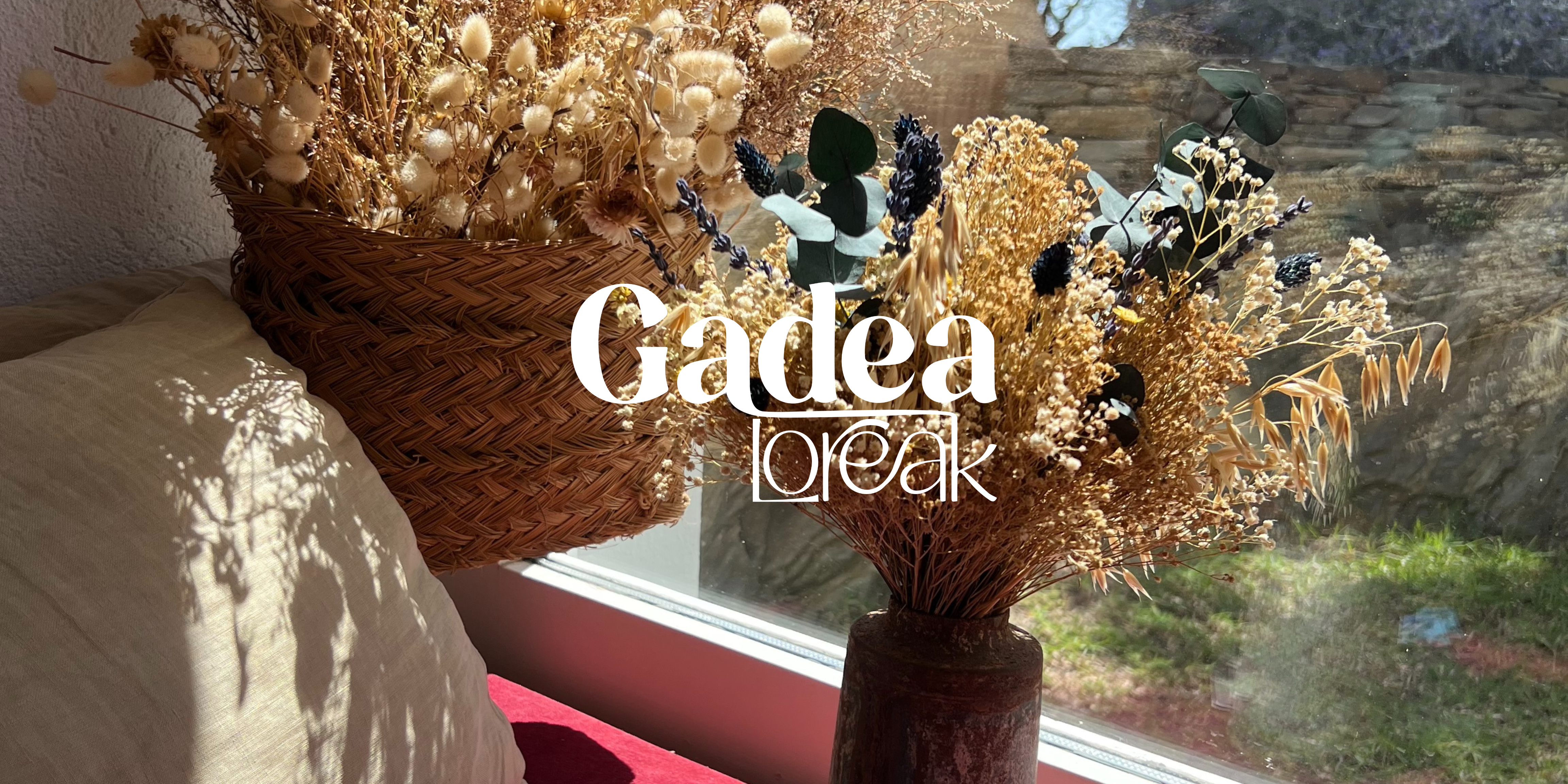 Explorando la Historia y el Significado de las Flores Secas y Preservadas