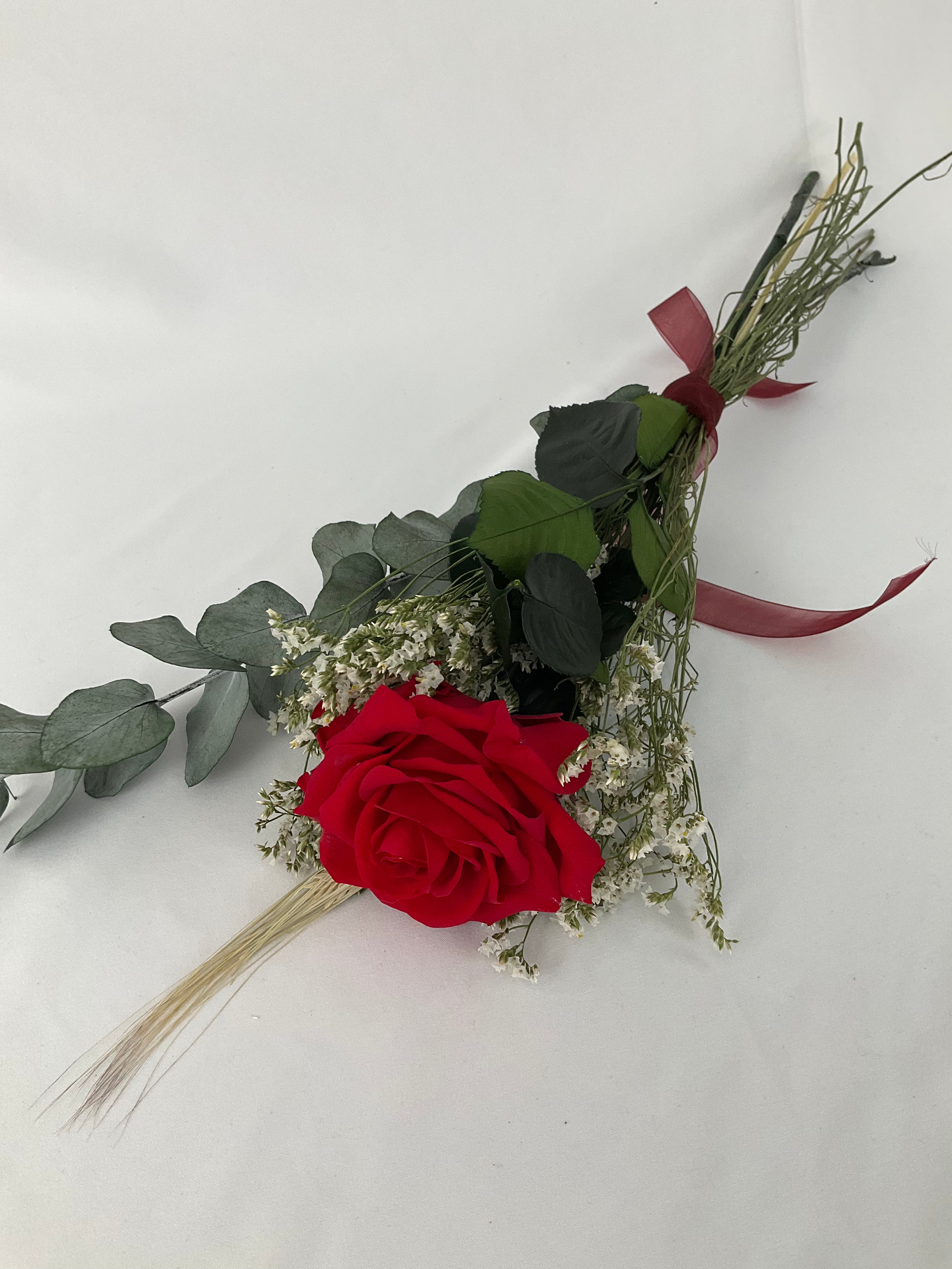 Rosa eterna roja
